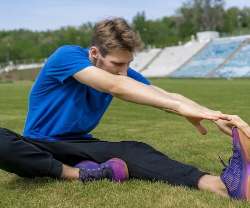 ยืดเหยียดกล้ามเนื้อ 10 ท่า: คลายเมื่อย เพิ่มความยืดหยุ่น เริ่มฝึกได้ง่ายที่บ้าน