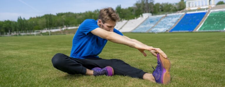 Read more about the article ยืดเหยียดกล้ามเนื้อ 10 ท่า: คลายเมื่อย เพิ่มความยืดหยุ่น เริ่มฝึกได้ง่ายที่บ้าน